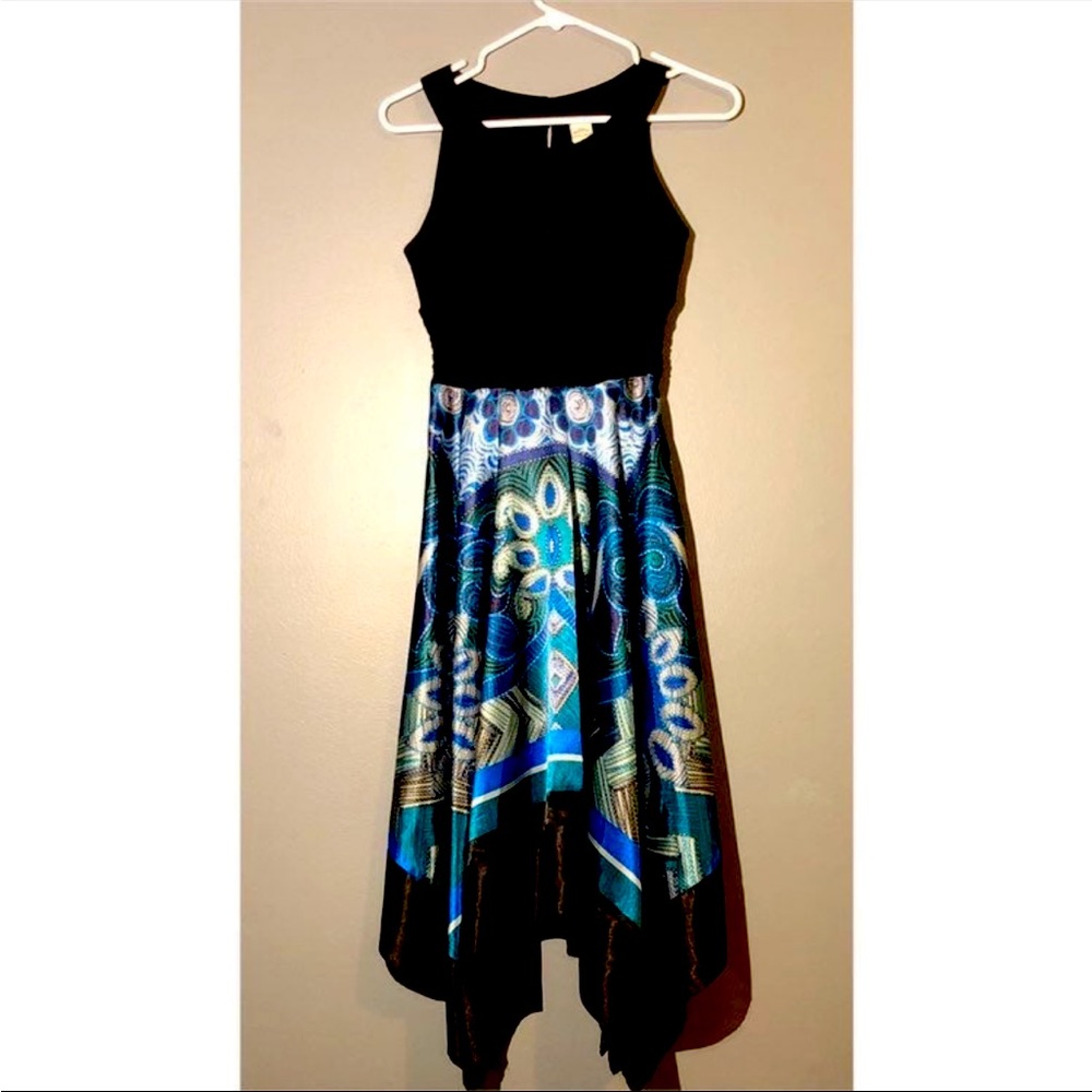 Sangria Size 4 womens silk dress with fitted and padded bodice